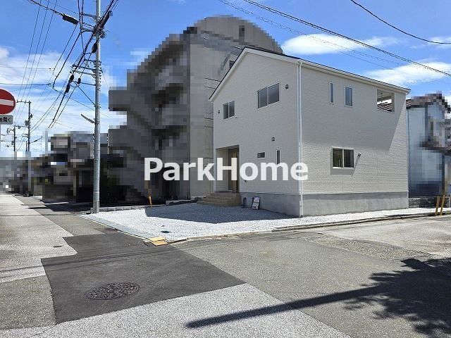 高知市比島町　新築戸建ての前面道路含む現地写真