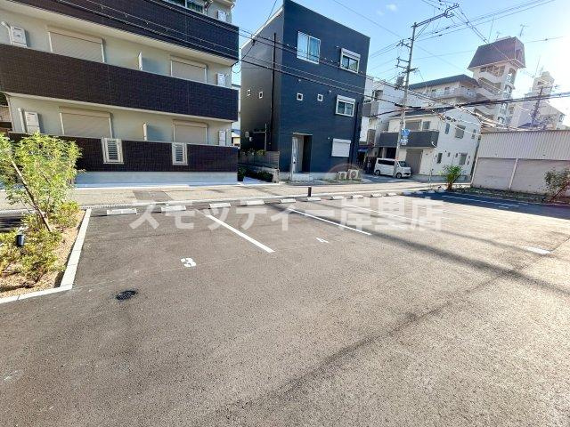 Jino花園町の駐車場