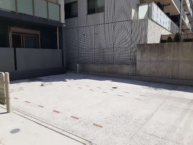 カランコエ川並の駐車場