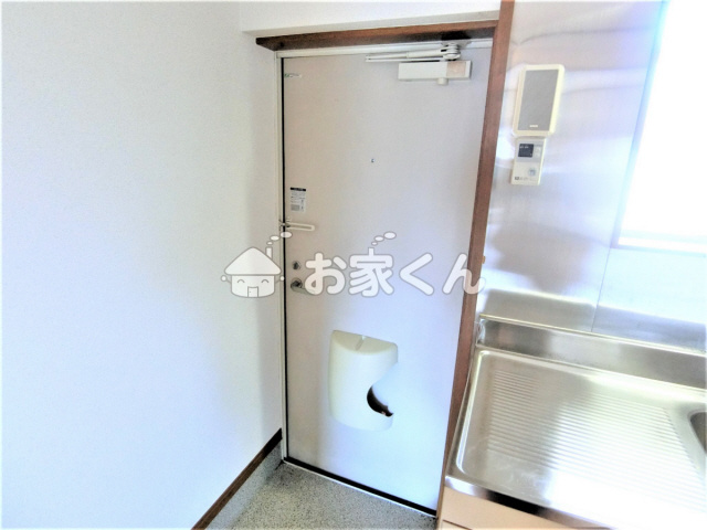 【玄関】 | ビラ高倉 | 玄関(写真は別のお部屋です)