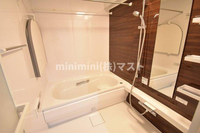 ルイシャトレ大手前の浴室