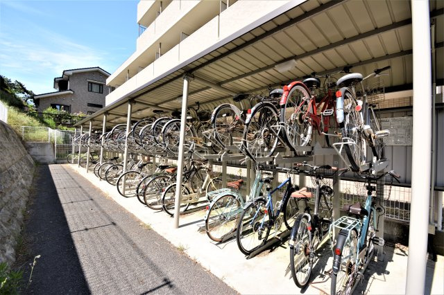 ピア旭町のその他|屋根付き駐輪場です！