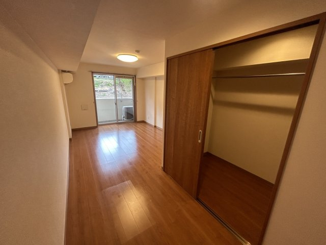 ピア旭町の洋室