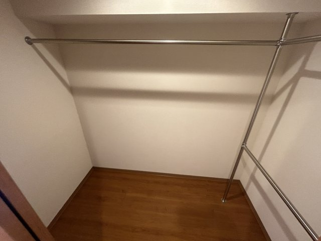 ピア旭町の設備|大容量のWICには季節ごとの衣類や趣味の道具もすっぽり収納できちゃいます☆