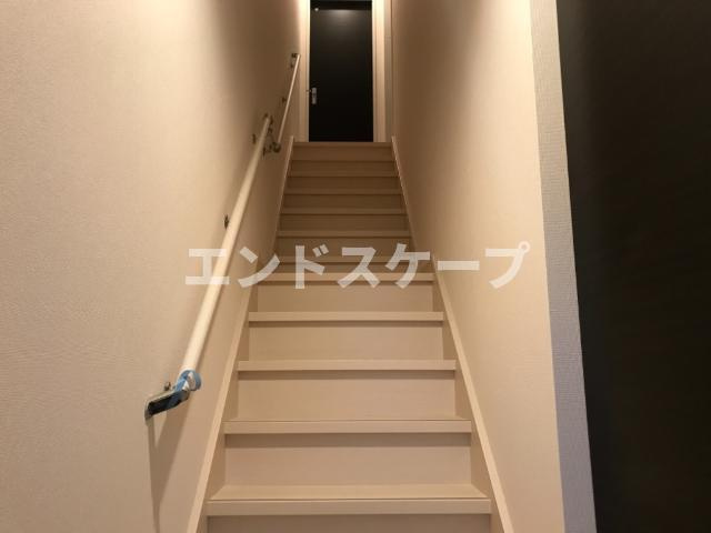 クイーンズタウンの玄関|階段
高崎、前橋のお部屋探しはエンドスケープまで！お客様の理想お聞かせ下さい♪