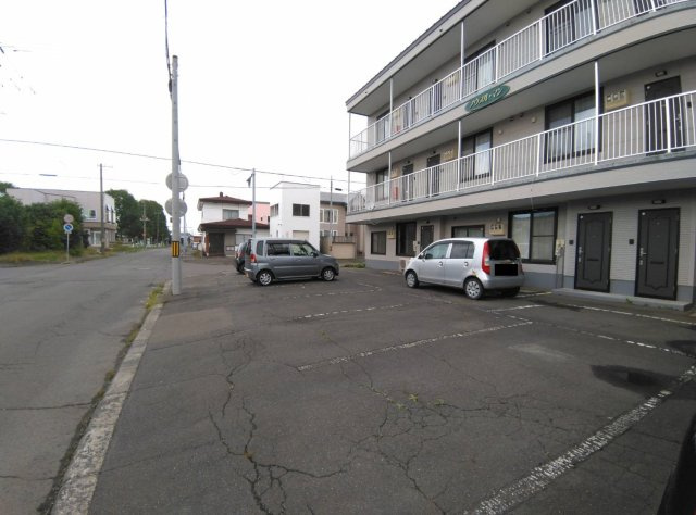 ノウブルマンの駐車場
