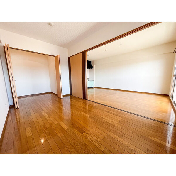 リベルタ新宮の洋室
