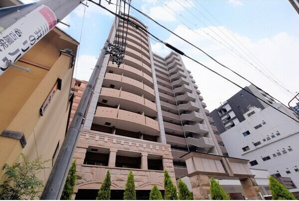 プレサンス泉アーバンゲートの外観