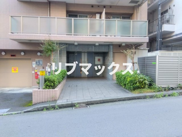 【エントランス】ドゥーエ横濱台町