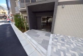 【エントランス】