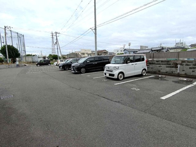 フォレスト　A棟の駐車場