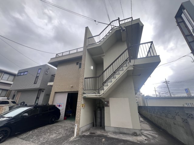 伊勢田マンションの外観
