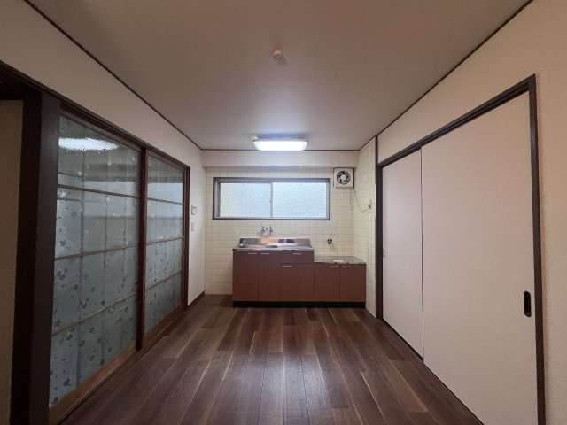 伊勢田マンションの居間・リビング