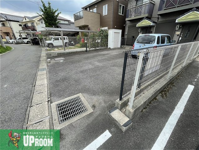 ドミール畑道の駐車場