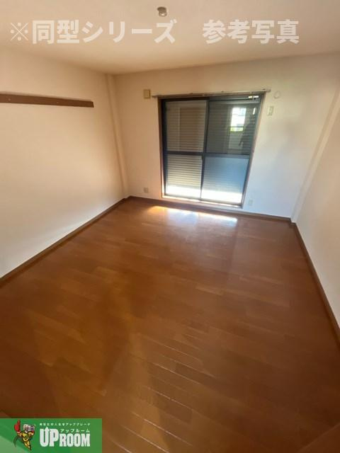 ドミール畑道の洋室