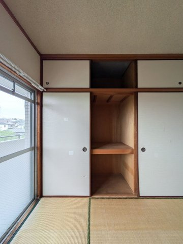 メゾン和白丘の和室