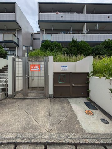 メゾン和白丘の駐車場