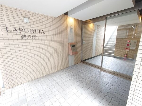 ラプーリア御器所のエントランス
