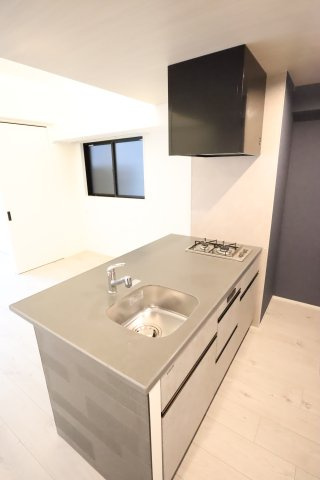 大阪市都島区内代町３丁目の賃貸マンションのキッチン