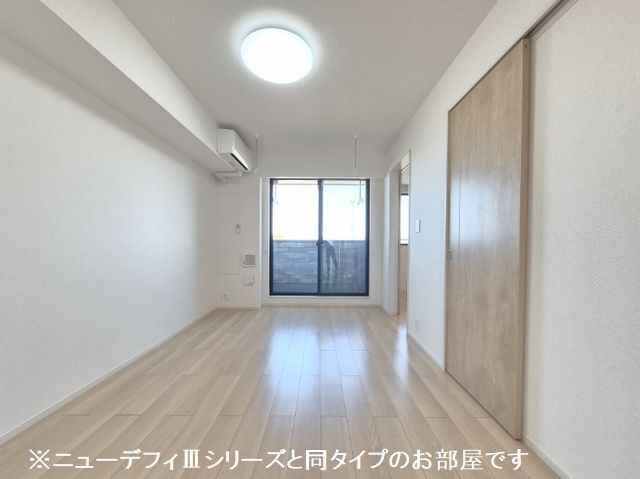 【居間・リビング】ルーチェフルサワＧＪ 