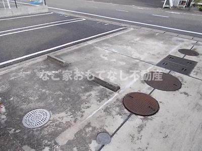 【駐車場】 | ハートポーズ（Heart　Pose）