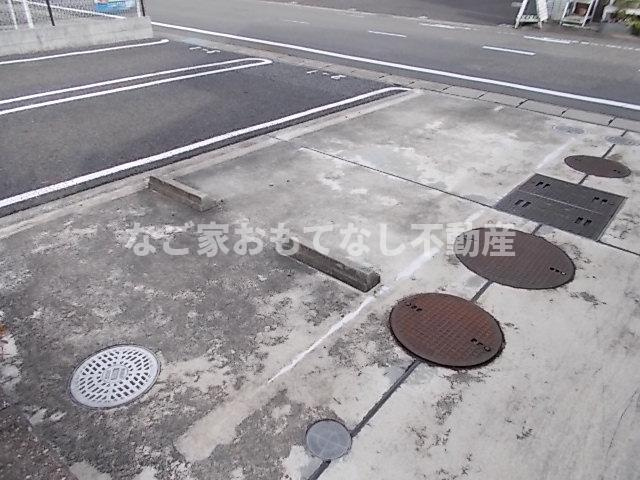 【駐車場】 | ハートポーズ（Heart　Pose）