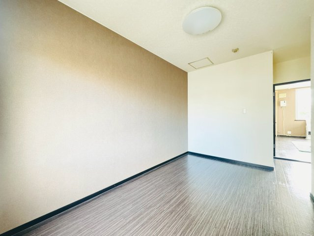 【寝室】 | フォーユー三愛