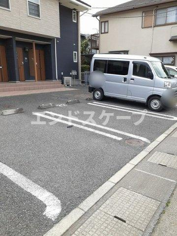 ローズシティーの駐車場|高崎、前橋のお部屋探しはエンドスケープまで！お客様の理想お聞かせ下さい♪