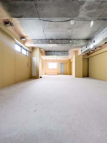 芦屋市大原町の店舗事務所の内装