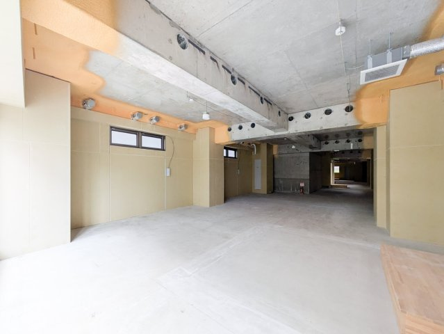 芦屋市大原町の店舗事務所の内装