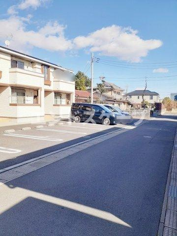 アヴェニールの駐車場