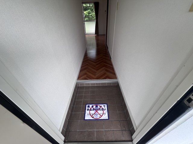 ソリッソ有馬の玄関