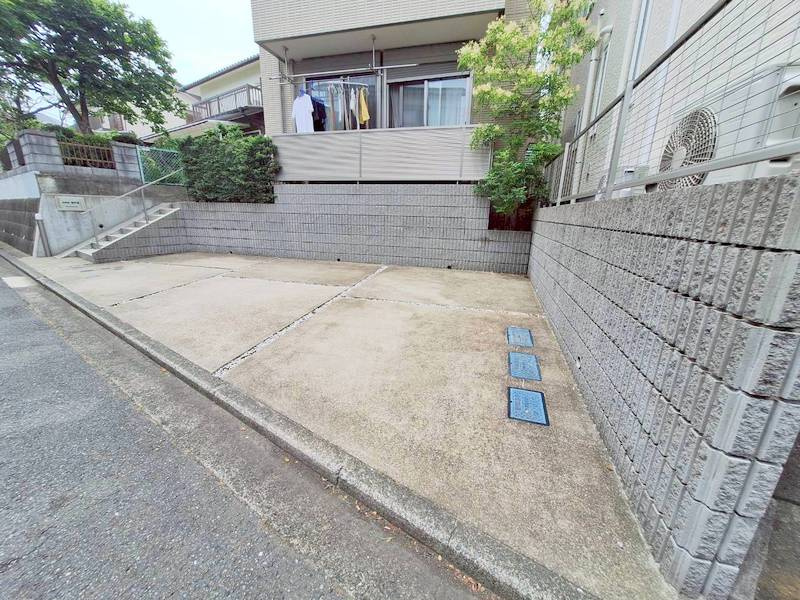 ａｚｕｒ東戸塚の駐車場