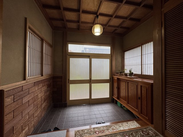 東区上木戸1丁目　中古戸建の玄関