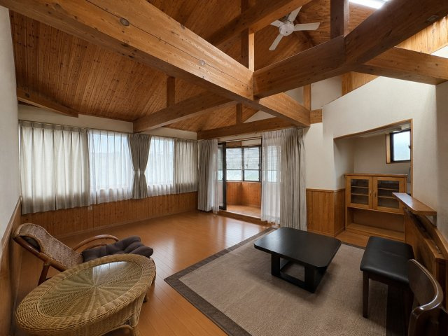 東区上木戸1丁目　中古戸建の居間・リビング