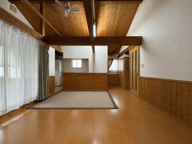 東区上木戸1丁目　中古戸建の居間・リビング