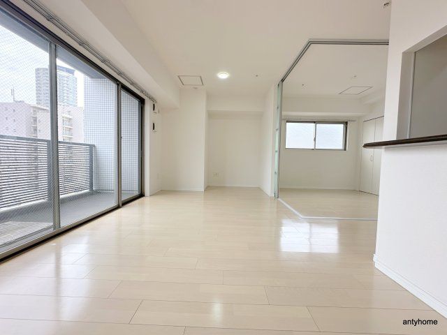 グランルージュ谷町六丁目　仲介手数料無料の居間・リビング