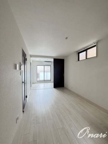 LUANAの居間・リビング