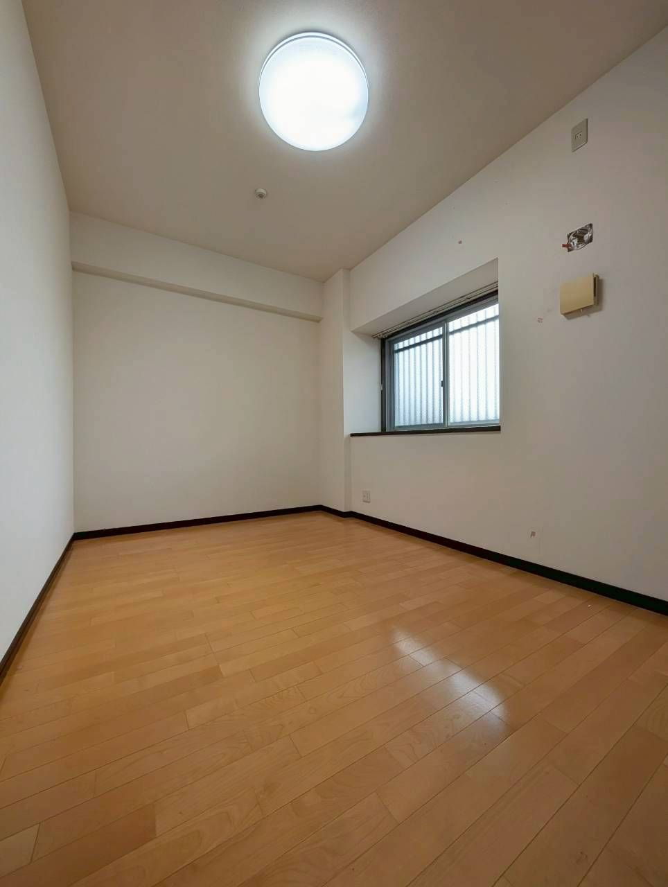エイルマンション諏訪野町の寝室|風通しも良い寝室です☆