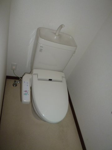 エイルマンション諏訪野町のトイレ|嬉しい温水洗浄便座付きです♪