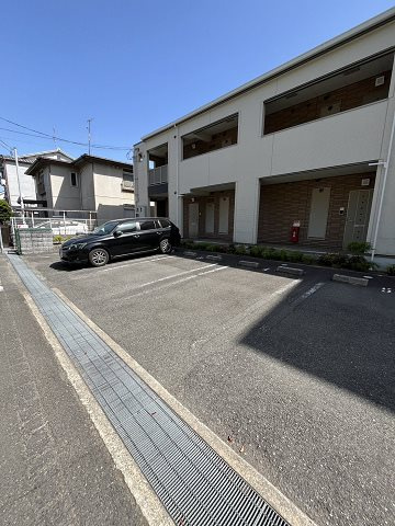 ピュアハート武庫之荘の駐車場