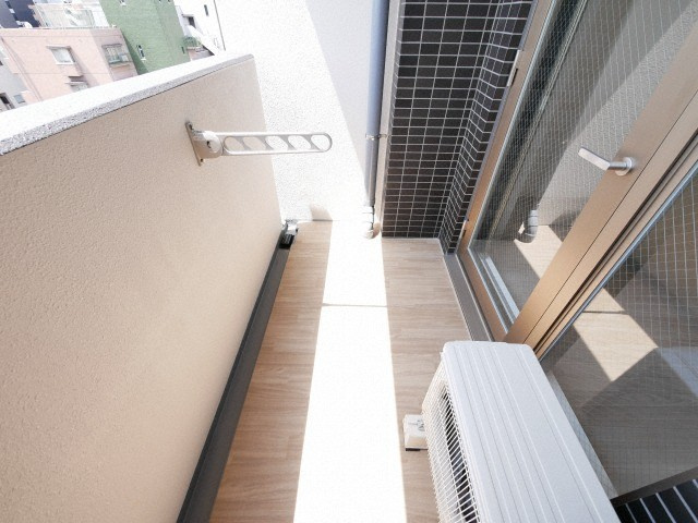 プレサンス松屋町ヴェルデスのバルコニー