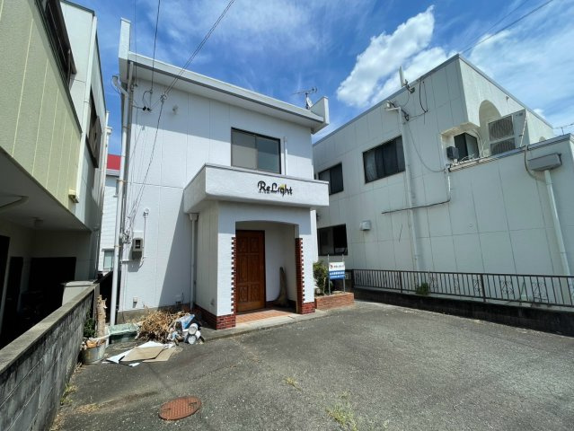 豊川市光明町貸店舗の外観