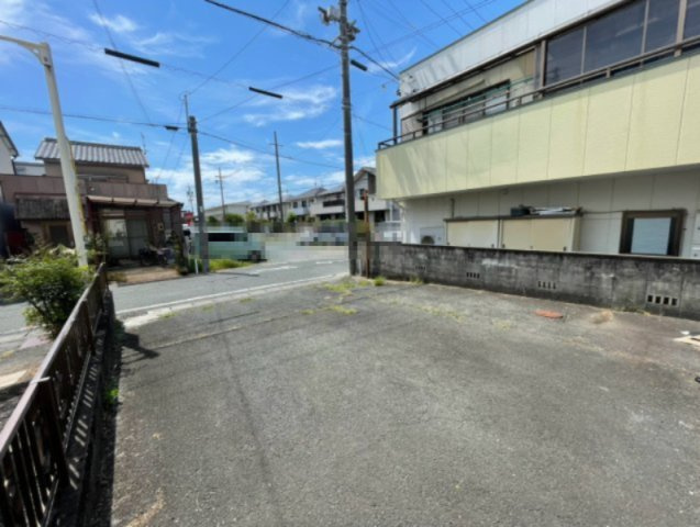 豊川市光明町貸店舗の駐車場