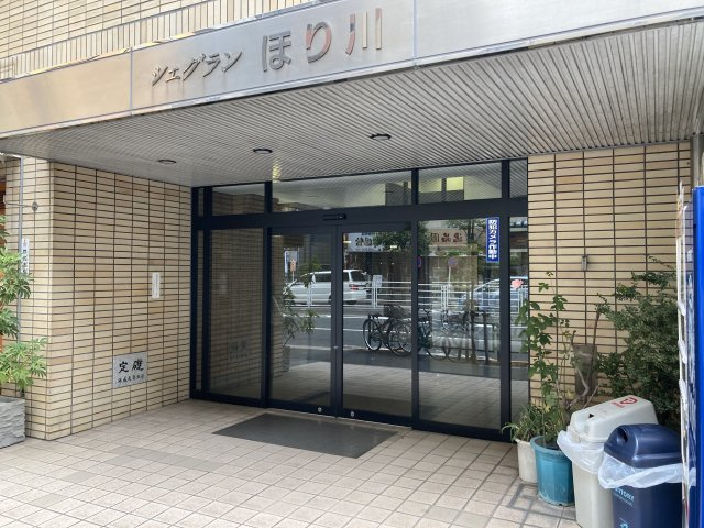 シェグランほり川のエントランス
