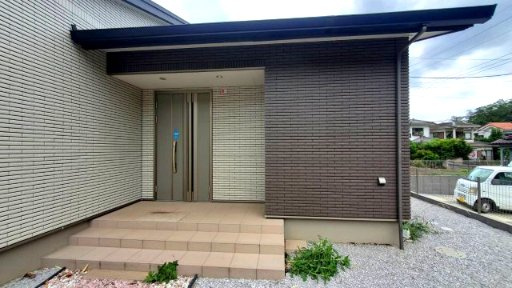 寄居町赤浜　中古住宅平屋建（太陽光発電付ｵｰﾙ電化住宅）の玄関