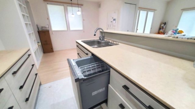 寄居町赤浜　中古住宅平屋建（太陽光発電付ｵｰﾙ電化住宅）のキッチン