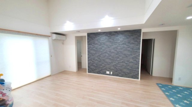 寄居町赤浜　中古住宅平屋建（太陽光発電付ｵｰﾙ電化住宅）の居間・リビング