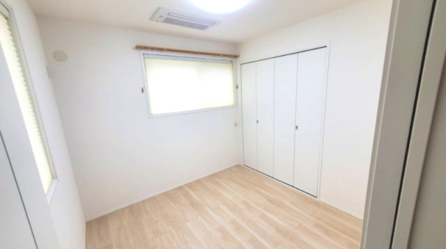 寄居町赤浜　中古住宅平屋建（太陽光発電付ｵｰﾙ電化住宅）の洋室
