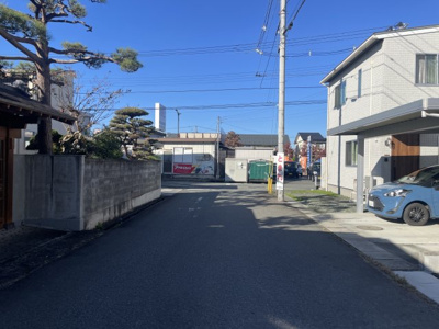 【前面道路含む現地写真】 | 【新築分譲住宅　～クレイドルガーデン～】山形市千歳第4　☆全1棟☆ | 【Frontal road】
忙しく過ぎゆく日常を忘れ去るほど、ゆったりした時間が流れる住環境。『快適』は「家」と「街」と「環境」が調和した時に訪れることだと改めて感じさせてくれます。